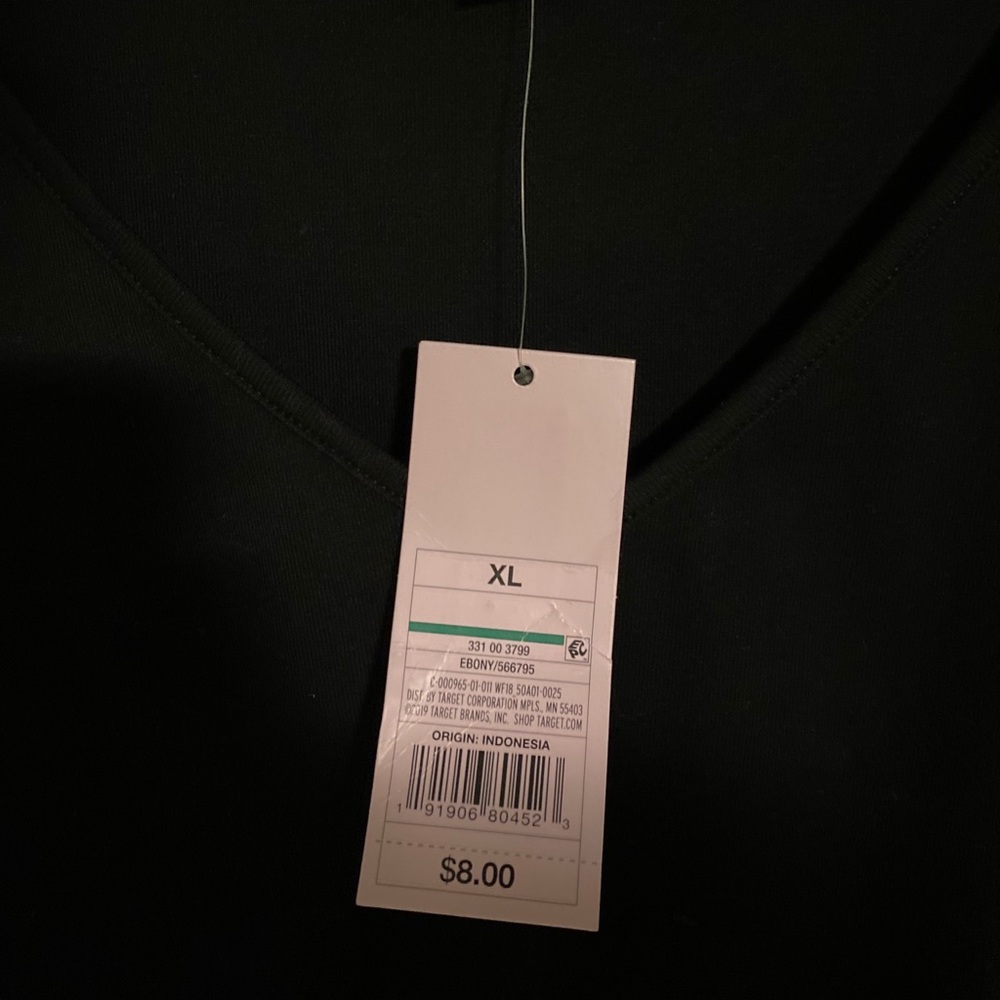 Basic black tee - Picture 3 of 3